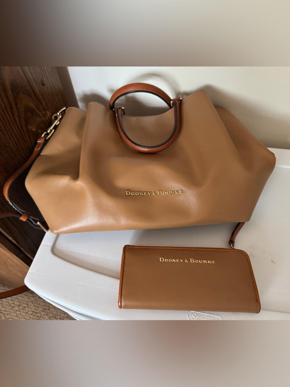 Women’sDooney&Bourke City Barlow Combo largecamelLeather Women's tote Bag&wallet